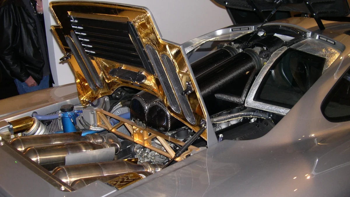 mclaren f1 engine bay gold foil bmw v12